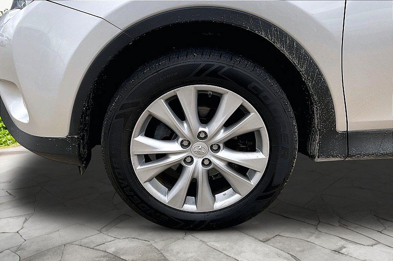 Used 2015 Toyota RAV4 Limited w/ Technology Package AWD/4WD image 34