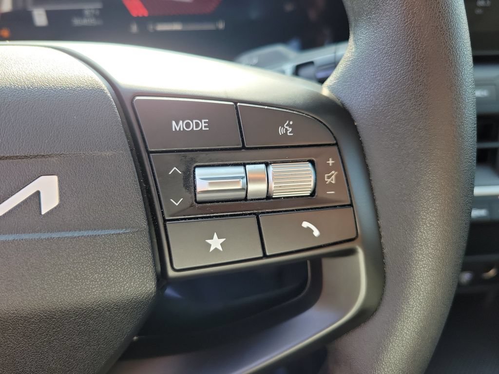 Used 2025 Kia K4 FWD image 19