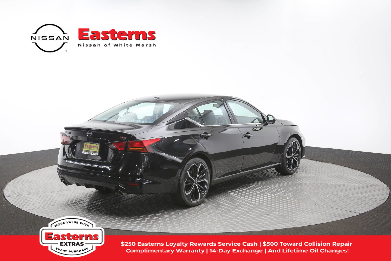 Used 2023 Nissan Altima 2.5 SR FWD image 39