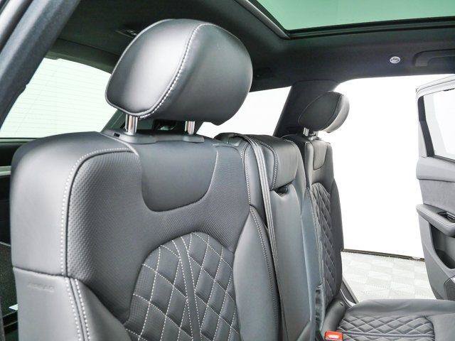 New 2026 Audi SQ7 Prestige AWD/4WD image 24