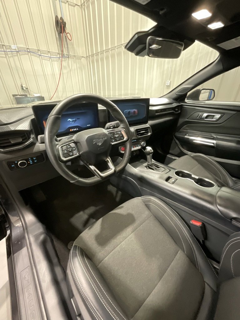 Used 2024 Ford Mustang EcoBoost image 9