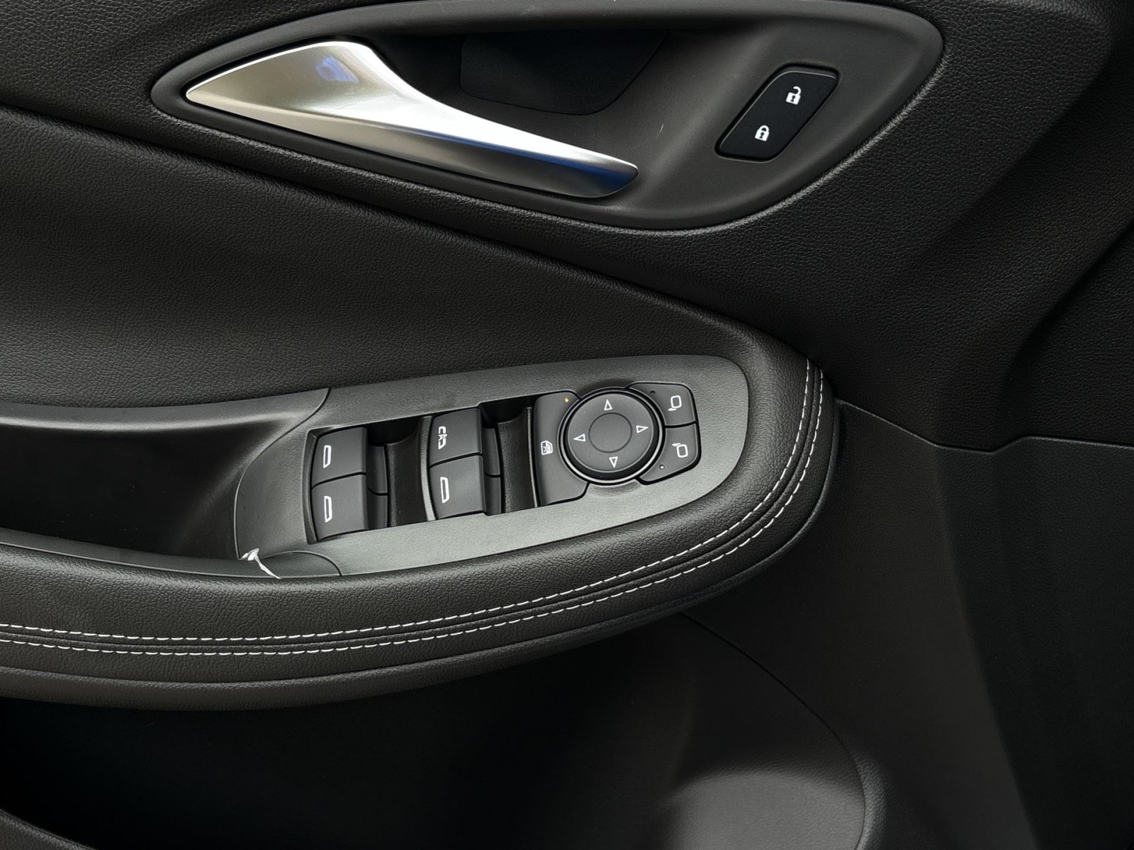 New 2026 Buick Encore GX Preferred FWD image 15