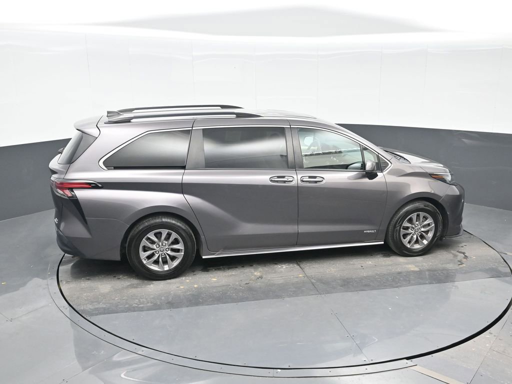 Used 2021 Toyota Sienna XLE image 22