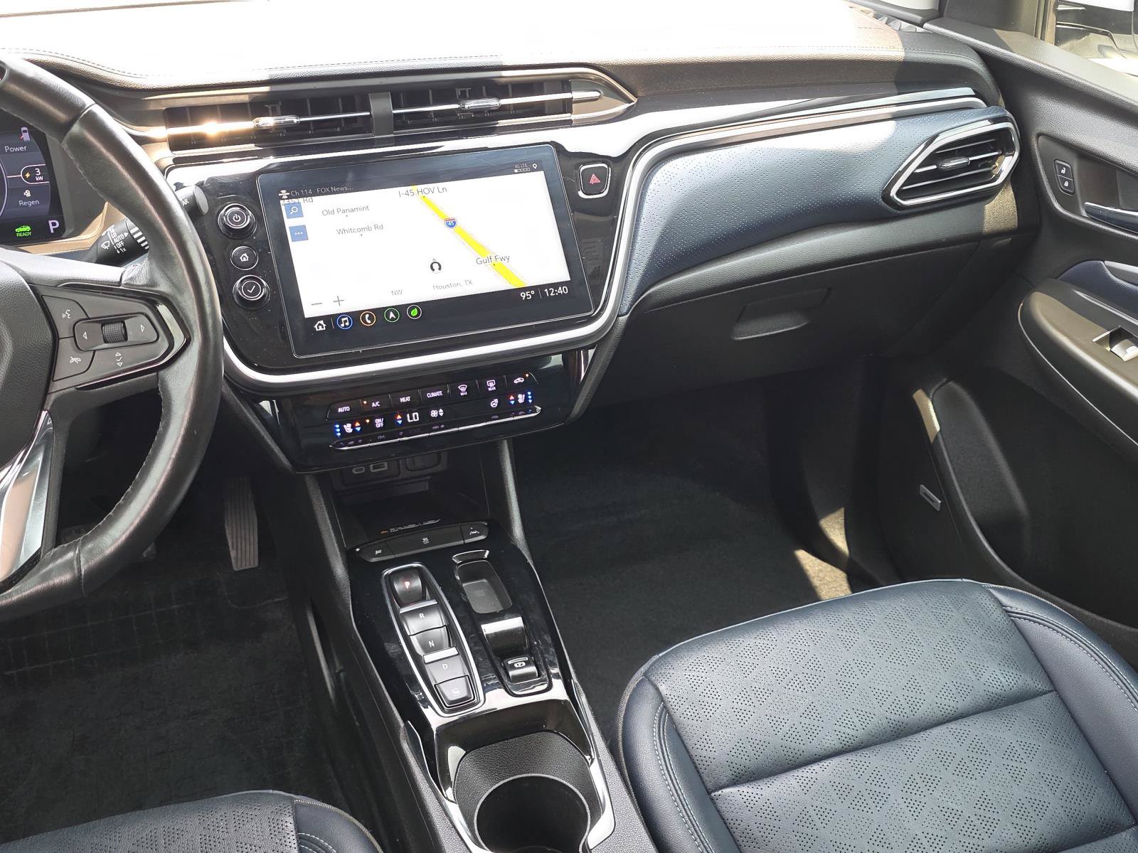 Used 2023 Chevrolet Bolt EUV Premier w/ Sun & Sound Package FWD image 10