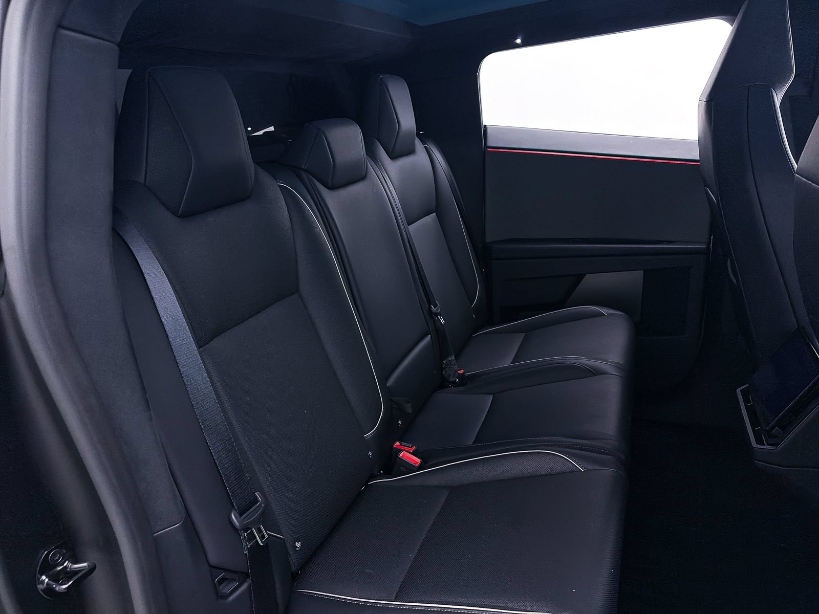Used 2024 Tesla Cybertruck AWD Crew Cab image 33