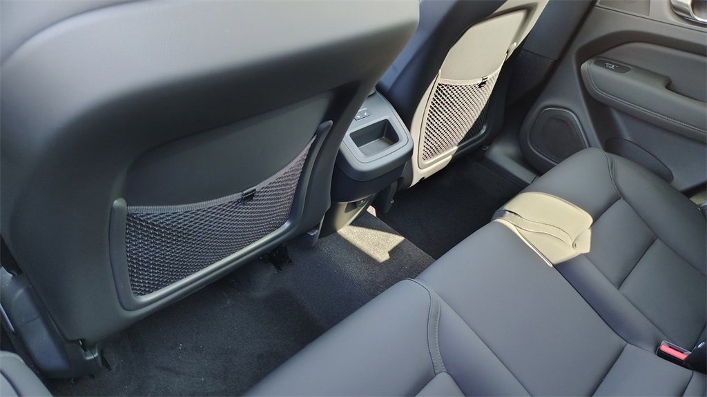 New 2026 Volvo XC60 B5 Plus w/ Climate Package image 27