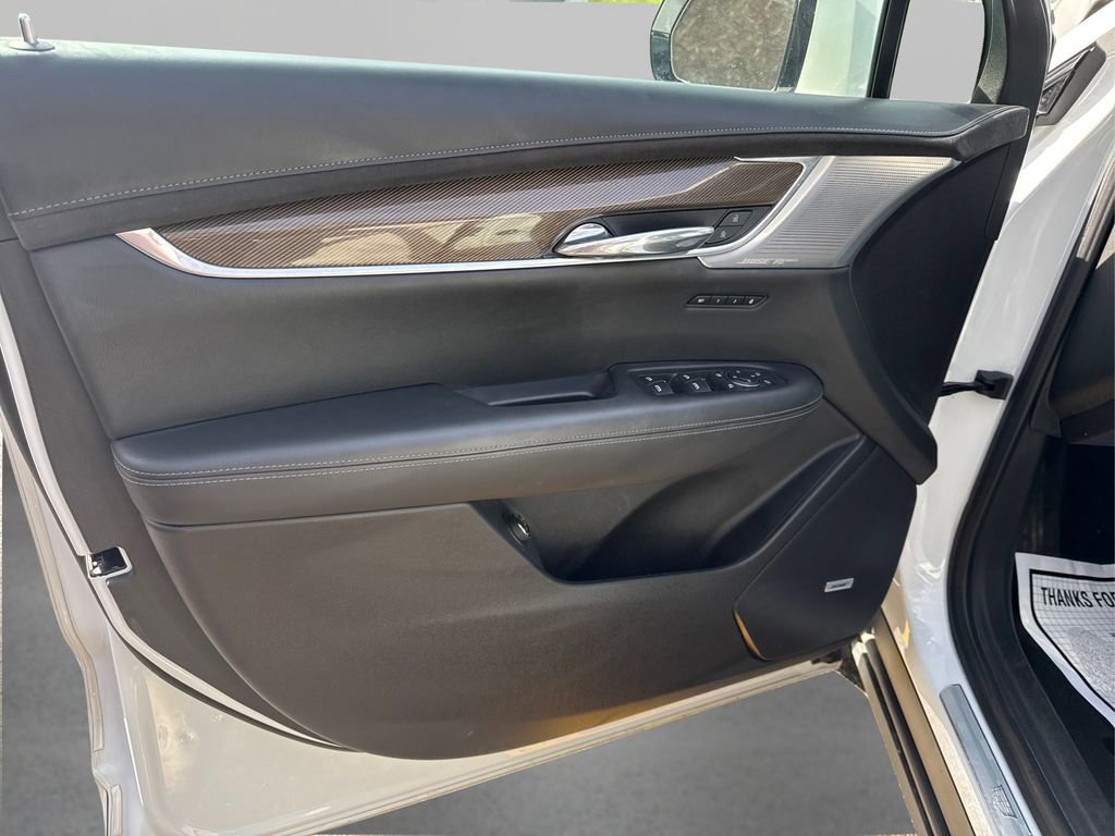 Used 2023 Cadillac XT6 Sport w/ Platinum Package image 24