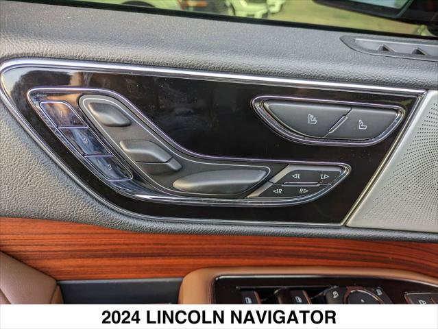 Used 2024 Lincoln Navigator Reserve AWD/4WD image 26