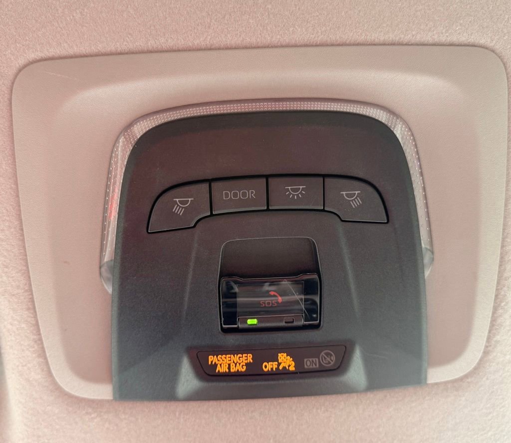 Used 2022 Toyota Corolla Cross L FWD image 34