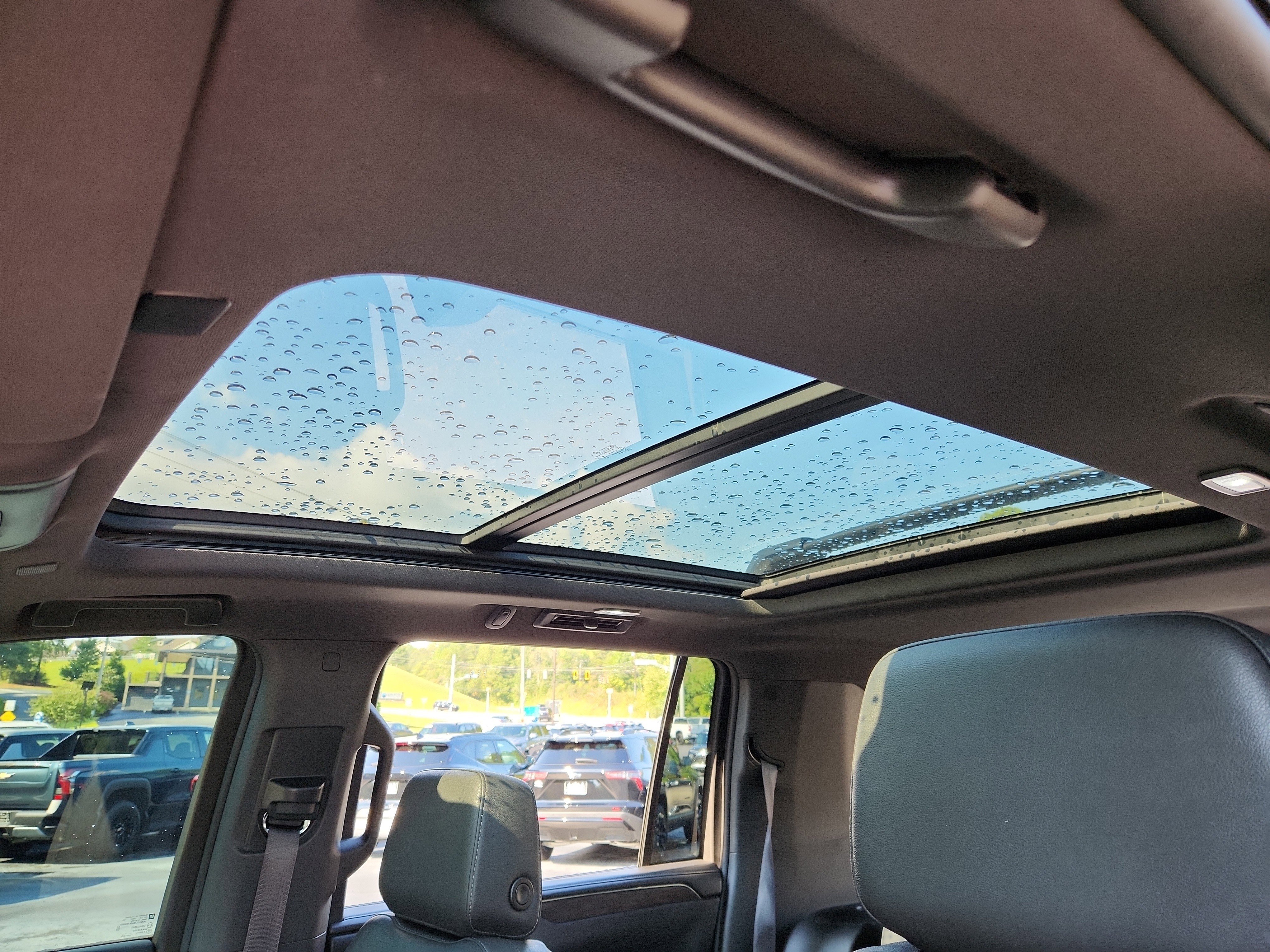 Used 2023 Chevrolet Suburban Z71 w/ Z71 Off-Road Package image 38