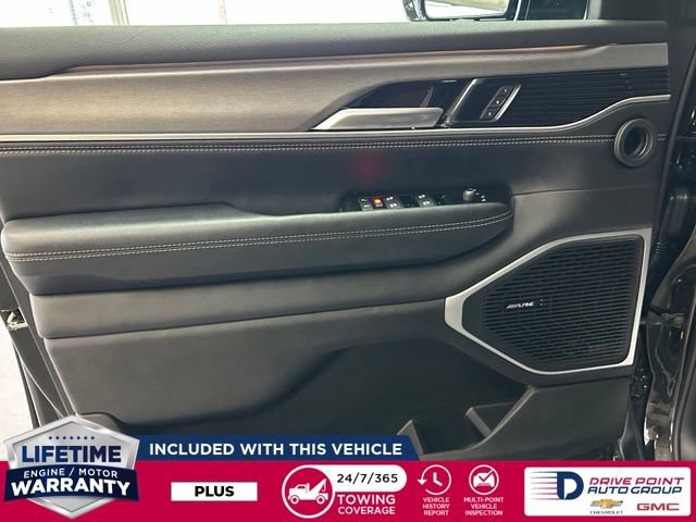 Used 2025 Jeep Wagoneer Series II AWD/4WD image 13