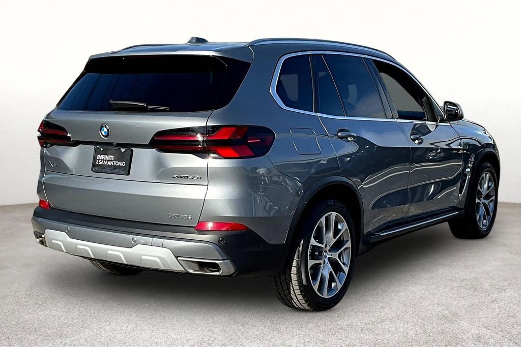 Used 2025 BMW X5 xDrive40i AWD/4WD image 2