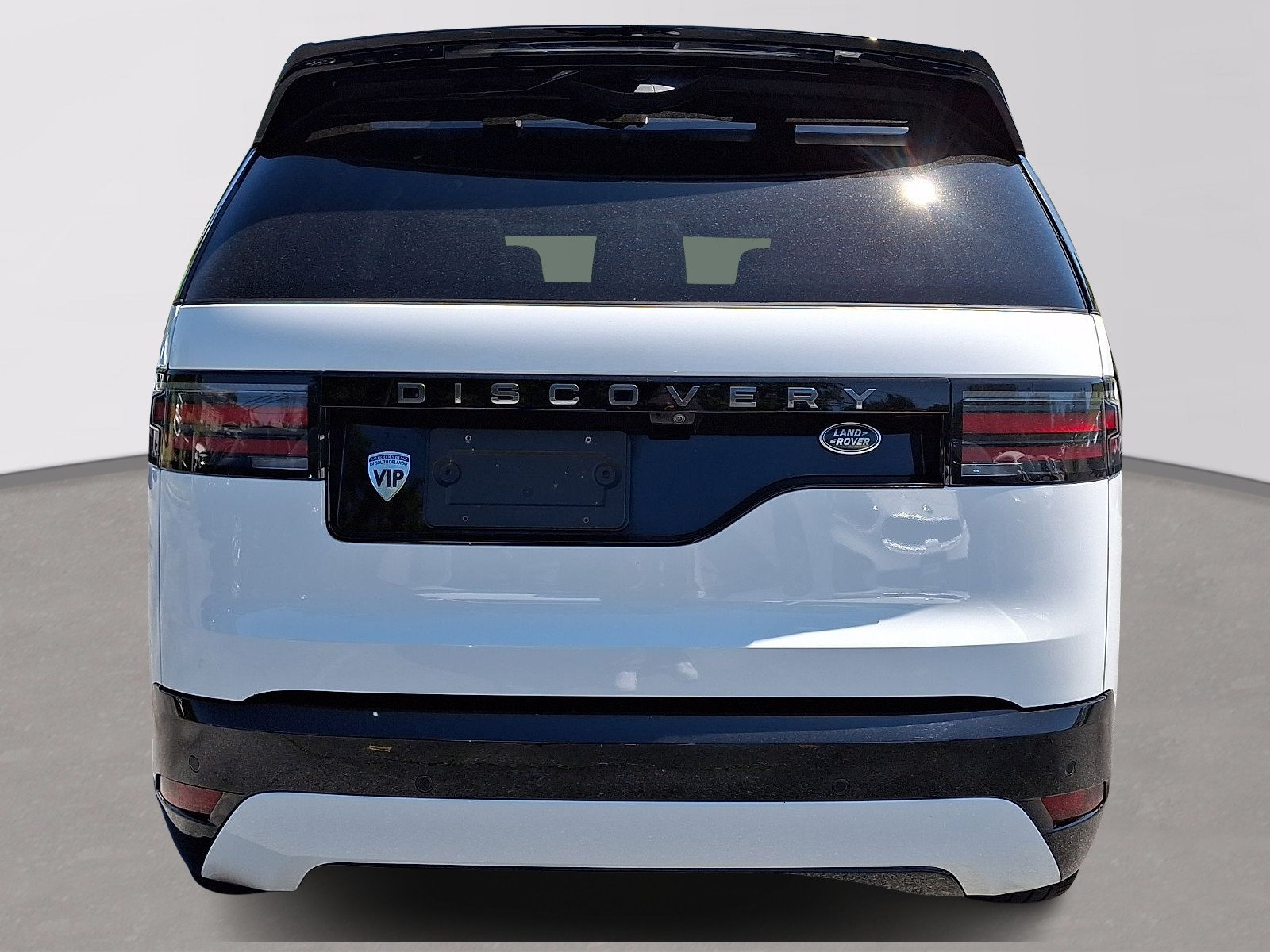 Used 2023 Land Rover Discovery S R-Dynamic AWD/4WD image 5