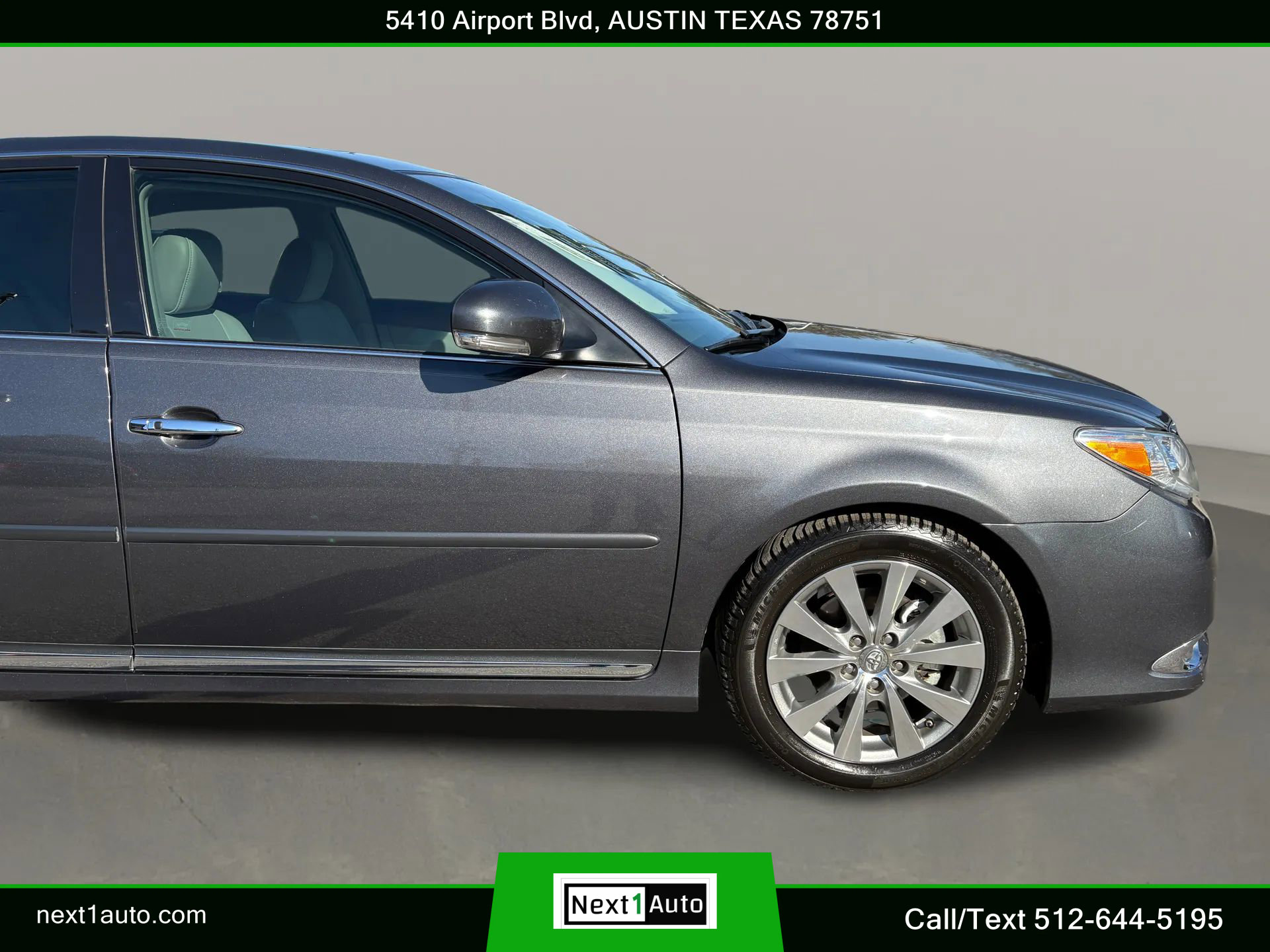 Used 2012 Toyota Avalon Limited image 4
