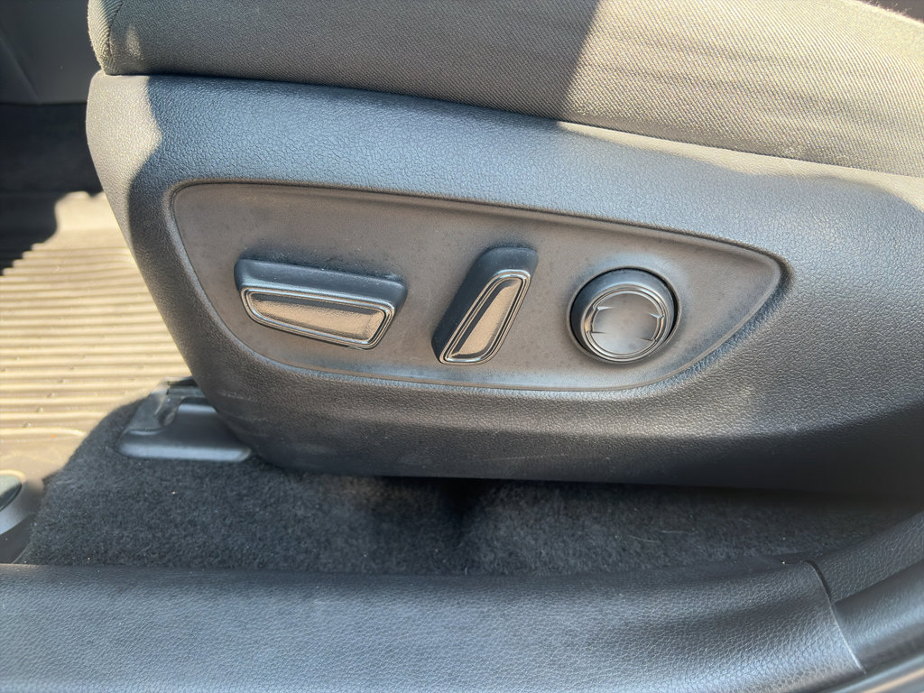 Used 2022 Toyota RAV4 XLE image 25