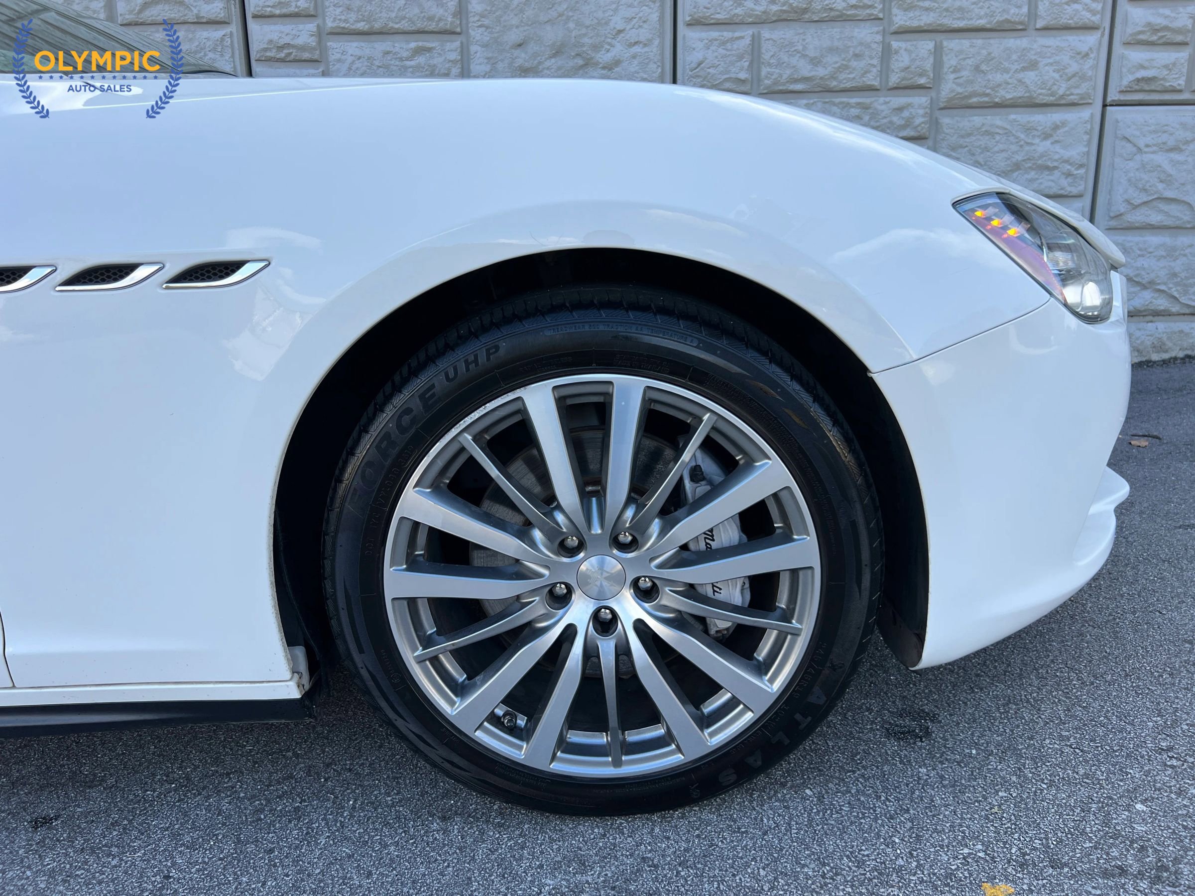 Used 2016 Maserati Ghibli image 11