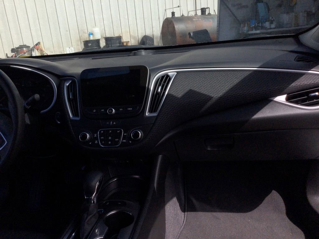 New 2024 Chevrolet Malibu LT FWD image 24