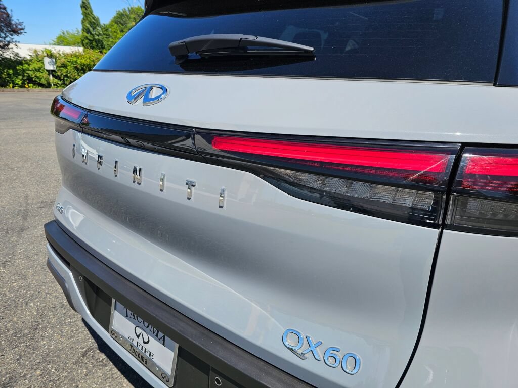 Used 2025 INFINITI QX60 Sensory AWD/4WD image 19