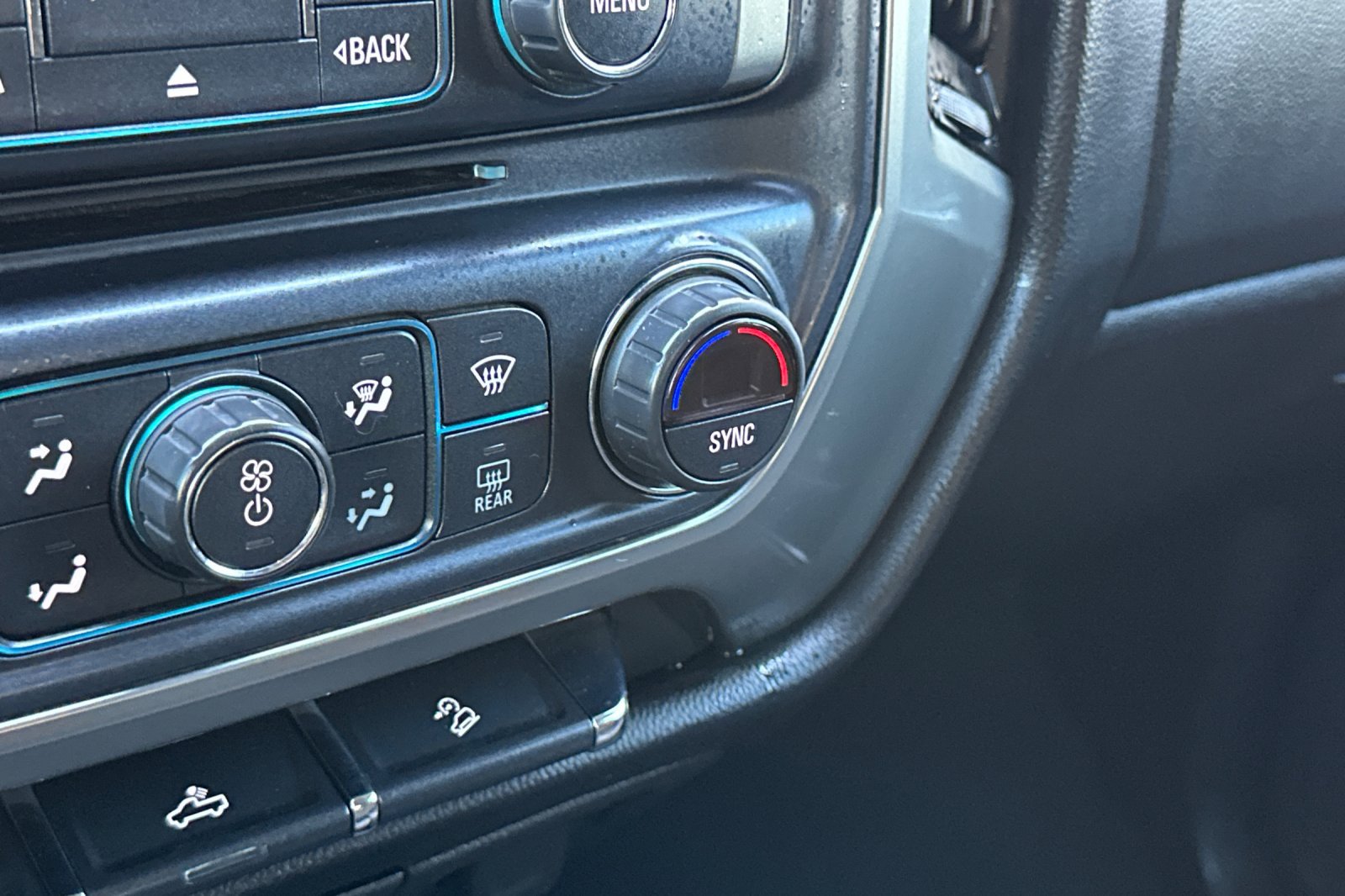 Used 2018 Chevrolet Silverado 1500 LT w/ All Star Edition AWD/4WD image 29
