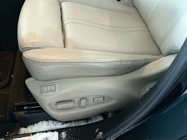 Used 2016 Cadillac SRX Luxury w/ Driver Awareness Package image 19