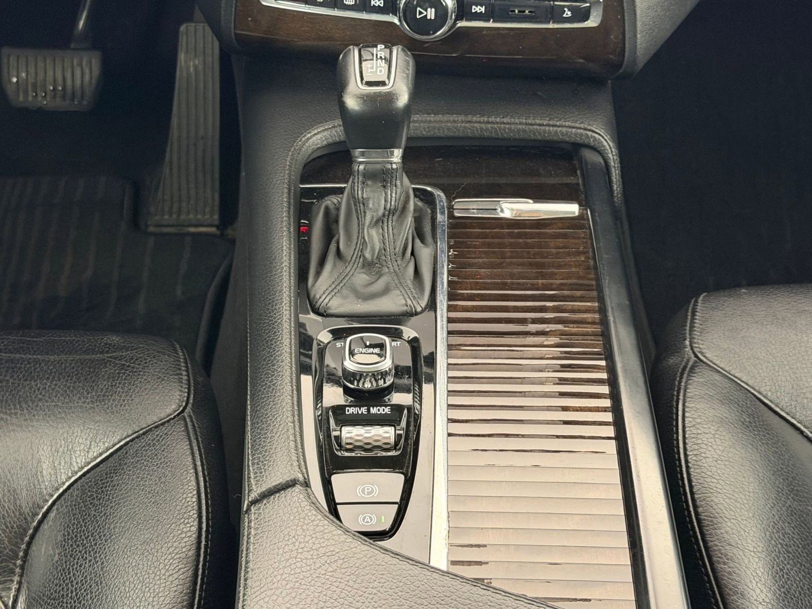 Used 2016 Volvo XC90 T6 Momentum w/ Momentum Plus Package image 18