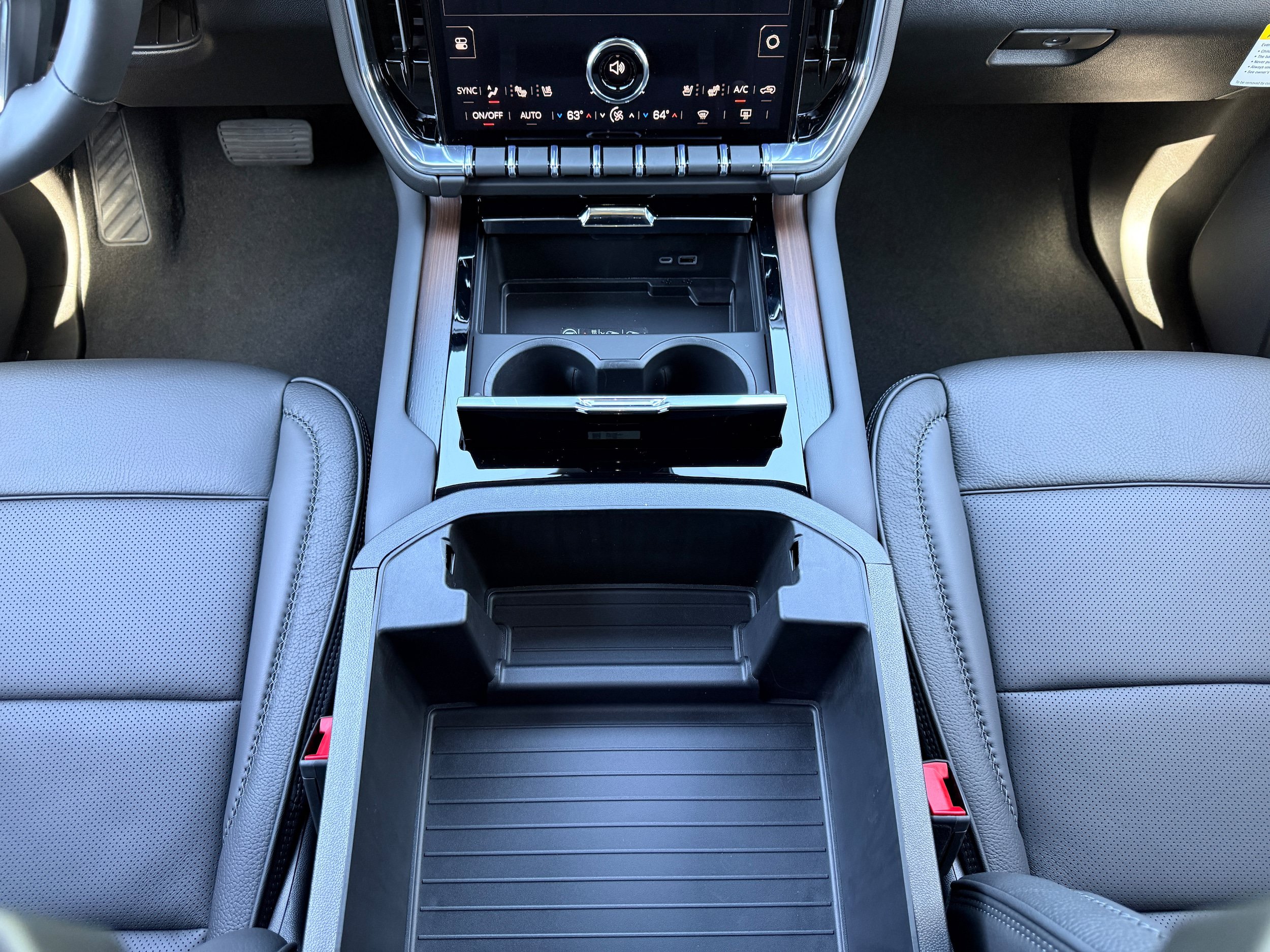 New 2026 GMC Yukon Denali w/ Denali Reserve Package AWD/4WD image 18
