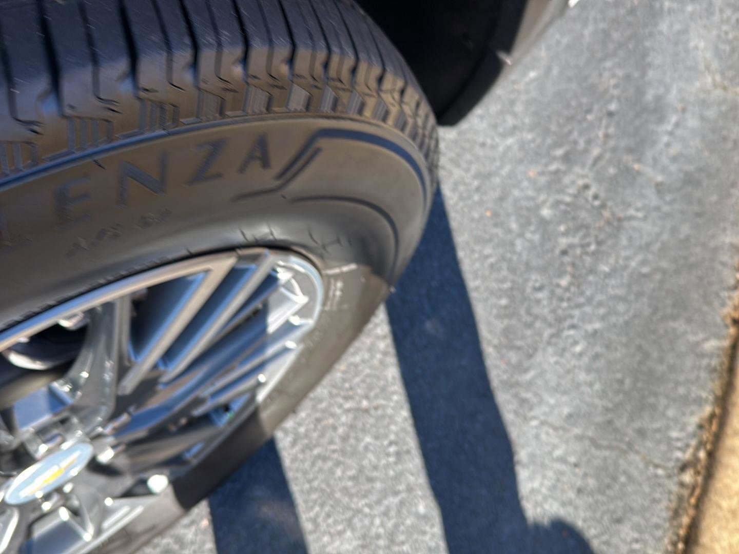 Used 2025 Chevrolet Traverse LT image 34