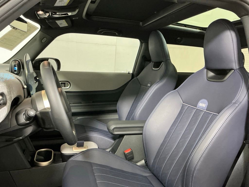 Certified 2025 MINI Cooper 2-Door Hardtop FWD image 20