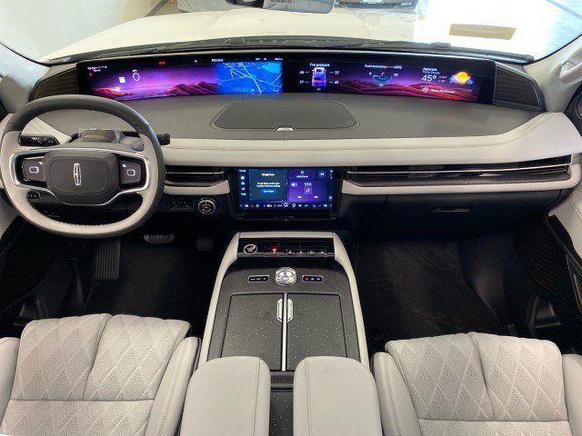 New 2026 Lincoln Navigator L Black Label AWD/4WD image 15