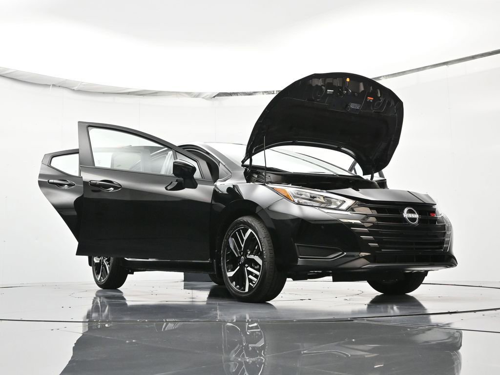 New 2025 Nissan Versa SR w/ Trunk Package FWD image 49