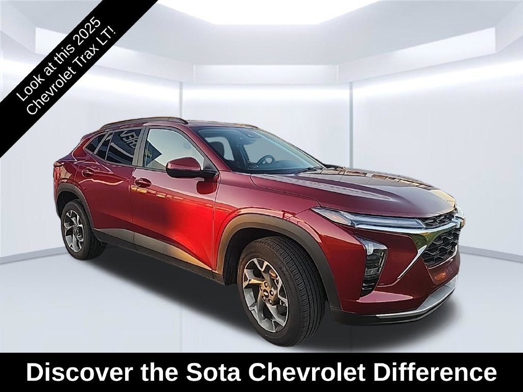 Used 2025 Chevrolet Trax LT w/ LT Convenience Package FWD image 1