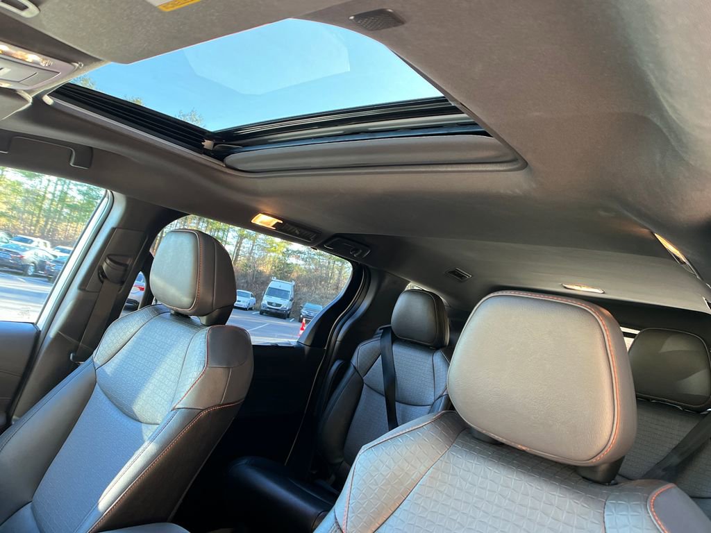 Used 2024 Toyota Sienna XSE image 21
