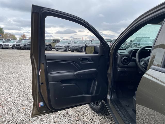 Used 2025 Chevrolet Colorado Trail Boss AWD/4WD image 23