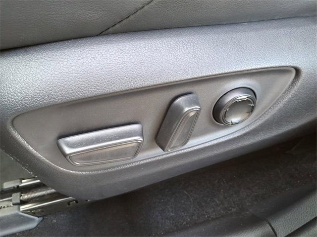 Used 2022 Toyota Venza Limited w/ Advanced Technology Package image 12