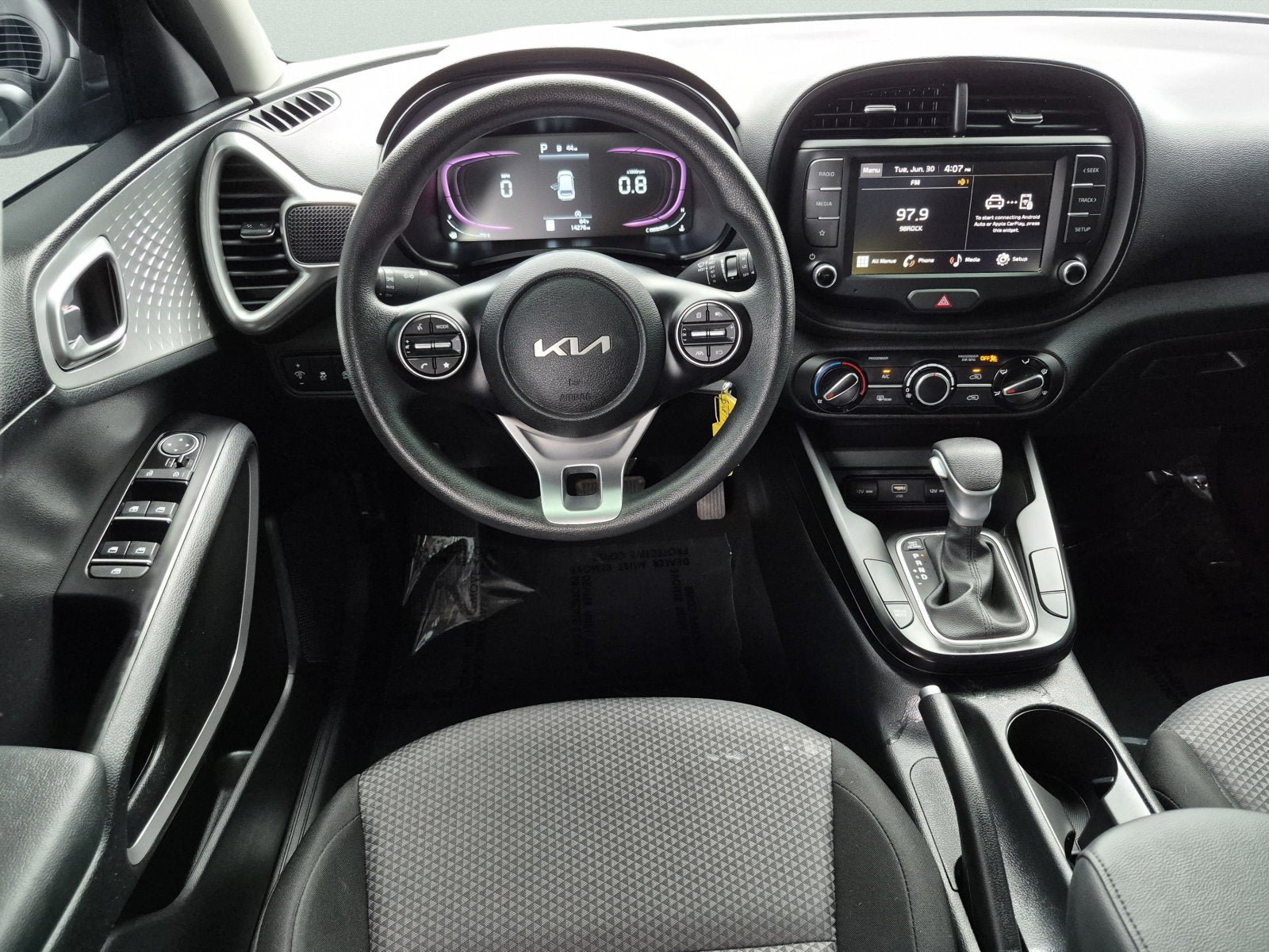 Used 2023 Kia Soul LX FWD image 13