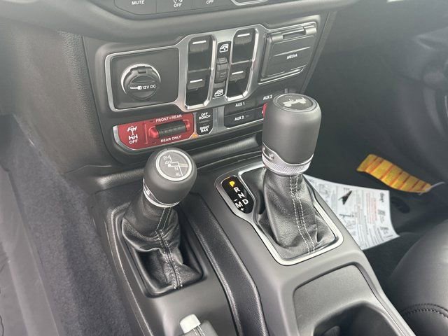 New 2025 Jeep Wrangler Rubicon w/ XTREMEE 35" Tire Package image 27