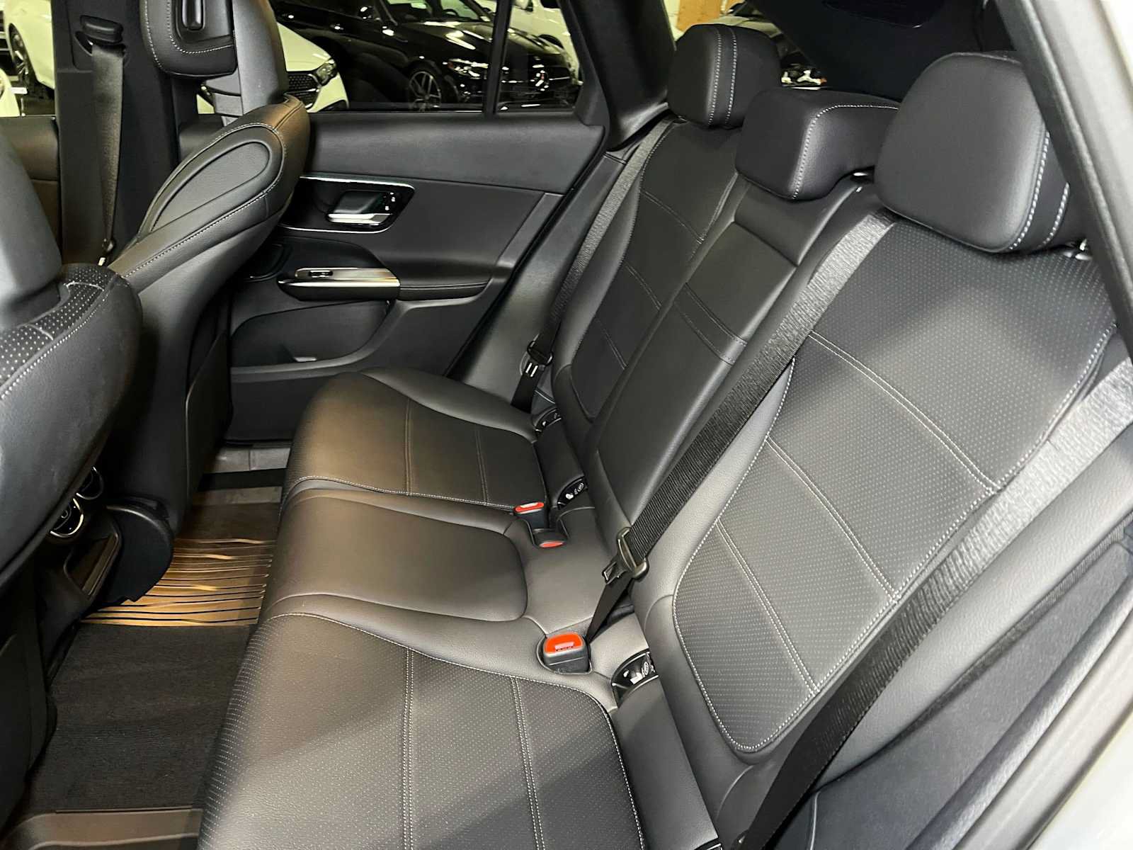 Certified 2026 Mercedes-Benz GLC 300 4MATIC image 21