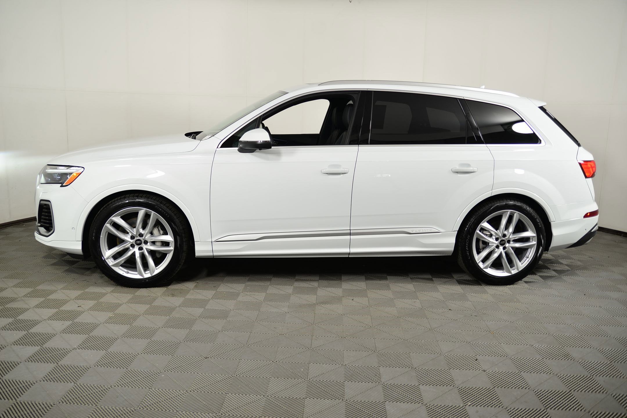 New 2025 Audi Q7 3.0T Premium Plus image 2