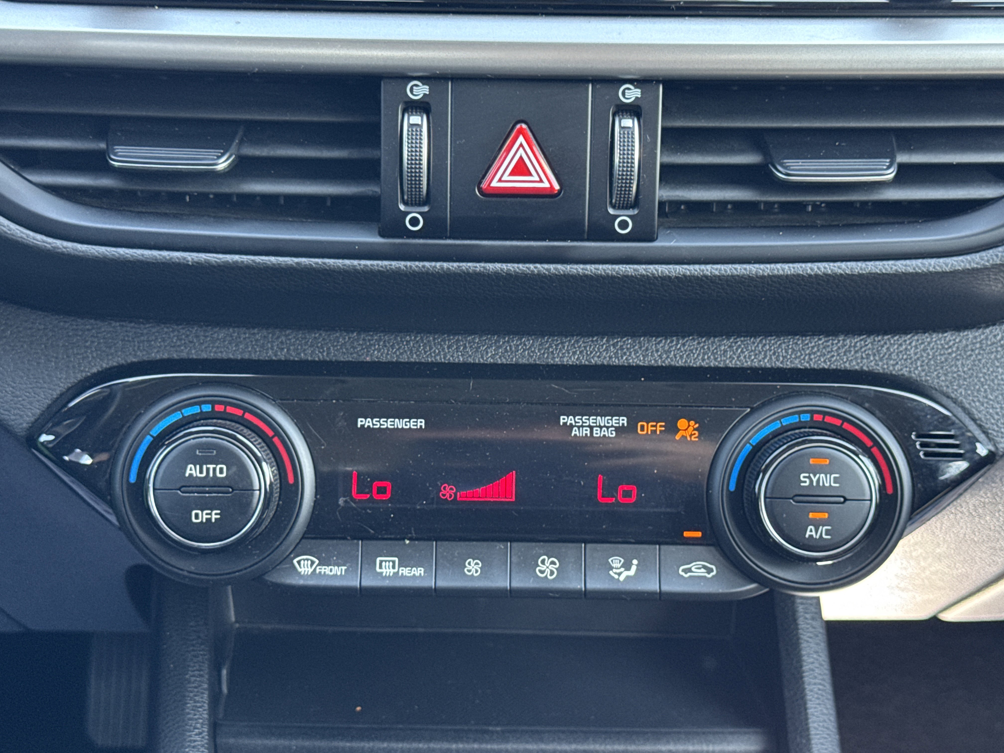 Used 2019 Kia Forte LXS FWD image 9