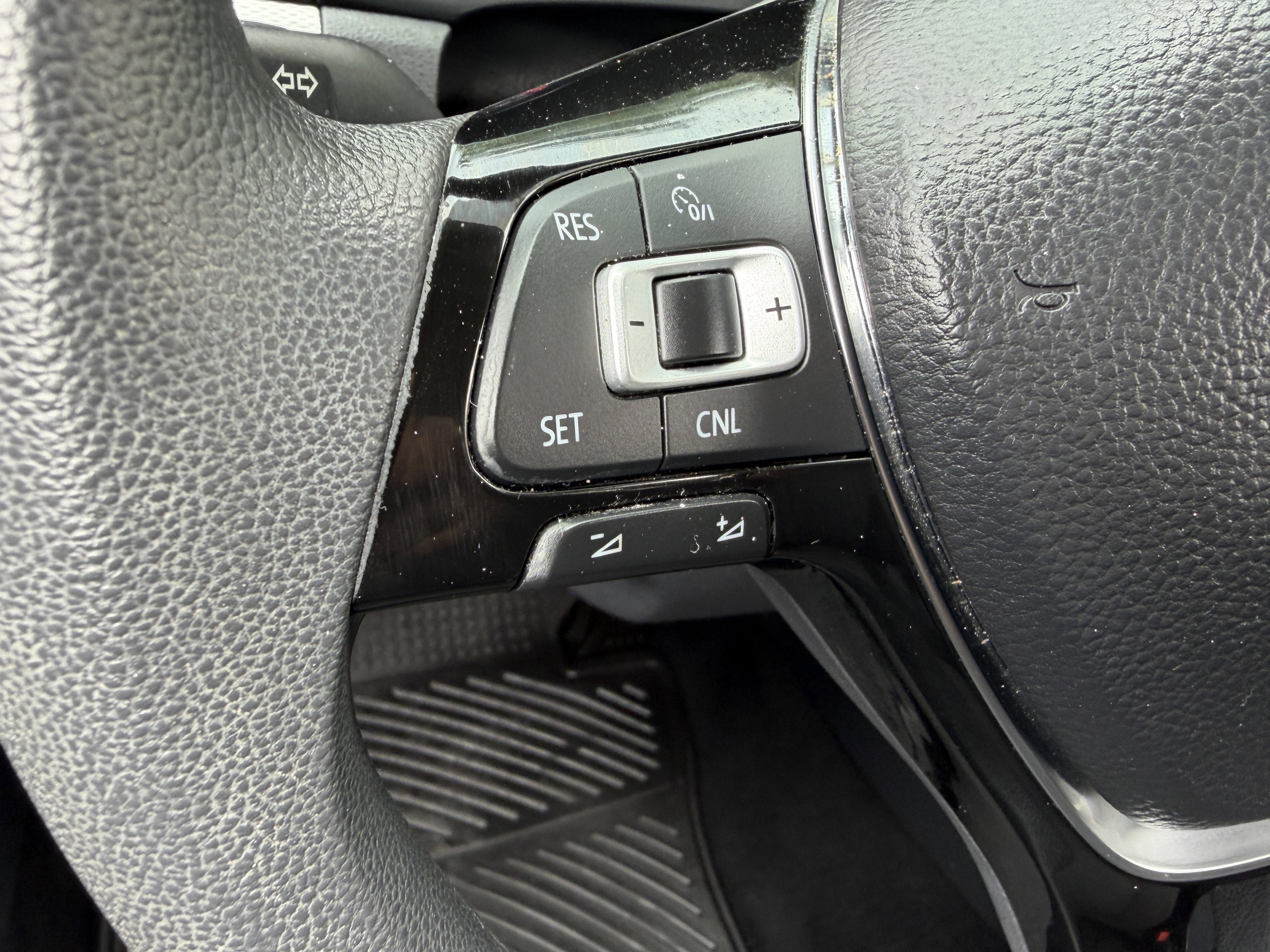 Used 2016 Volkswagen Jetta SE FWD image 30