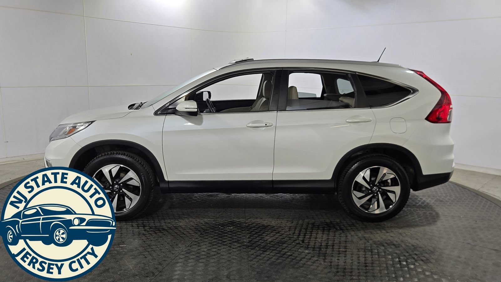 Used 2016 Honda CR-V Touring image 4