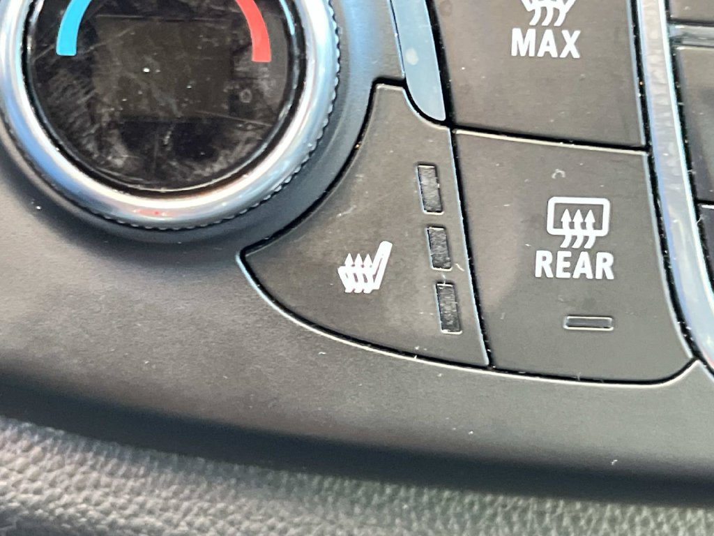 Used 2018 Chevrolet Traverse LT w/ LPO, 'HIT The Road' Package FWD image 44