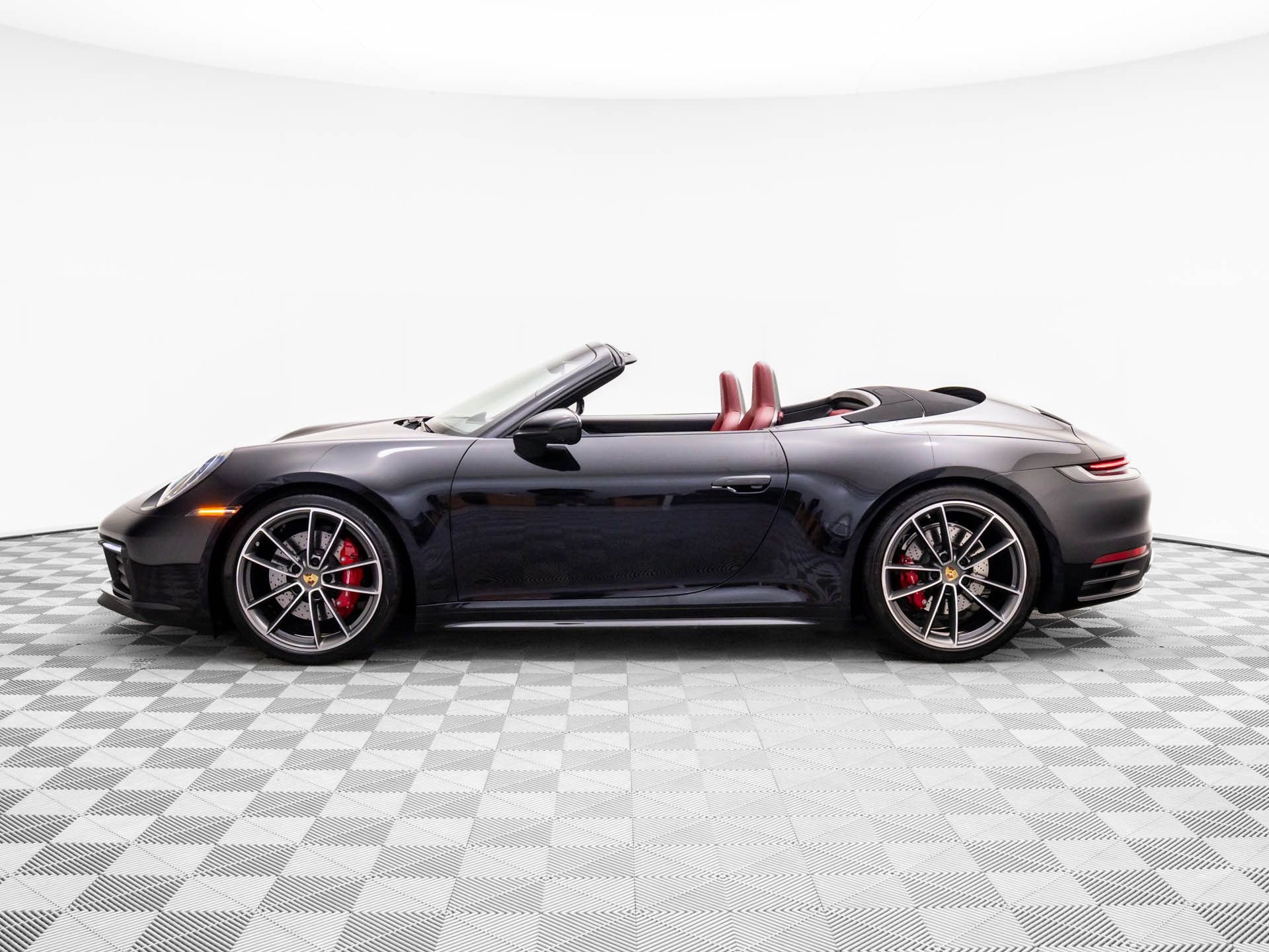 Certified 2022 Porsche 911 Carrera 4S AWD/4WD image 2