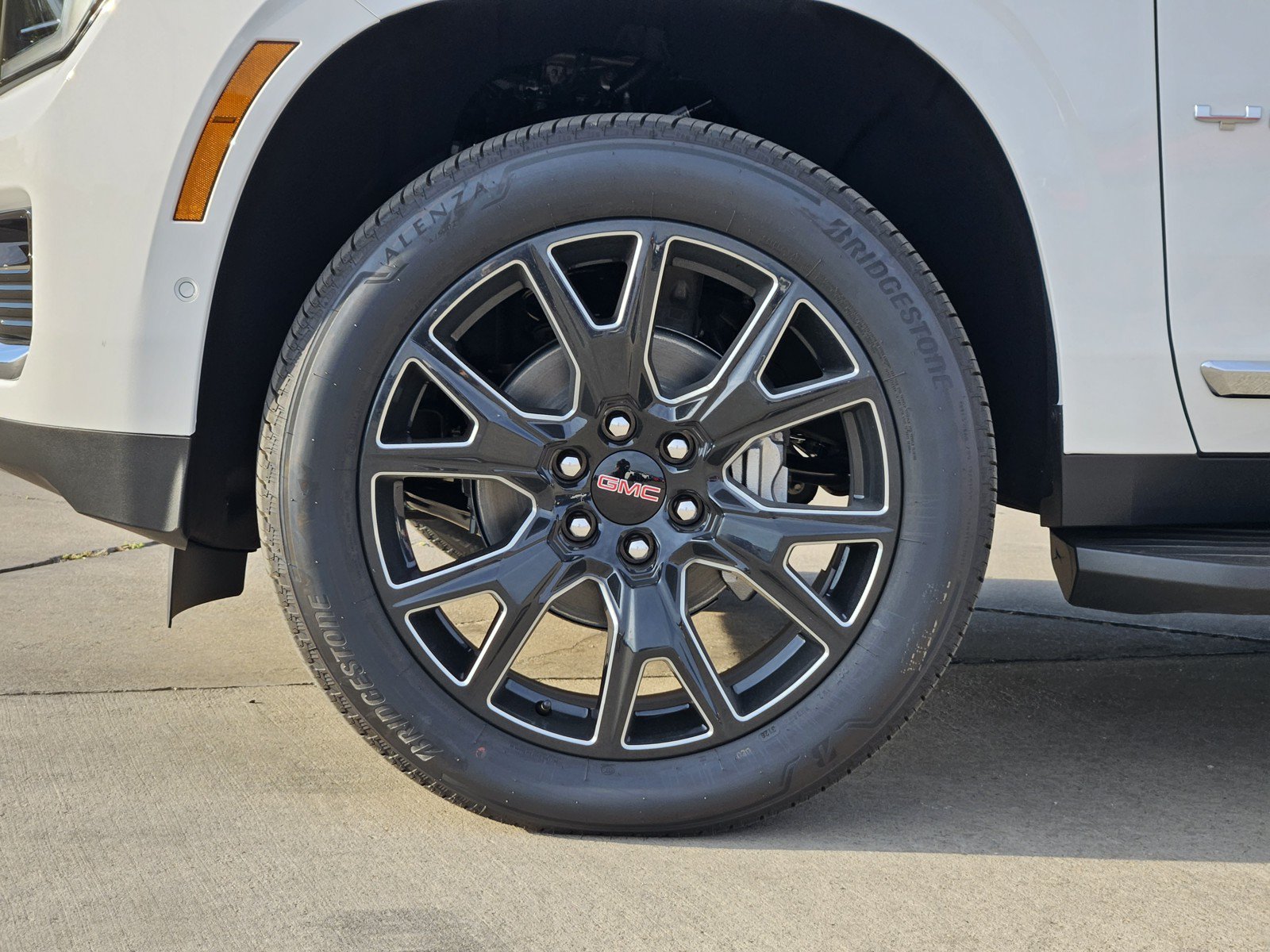 New 2027 GMC Yukon Elevation w/ Elevation Premium Package AWD/4WD image 7