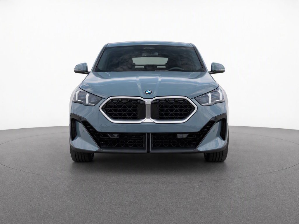 Used 2026 BMW X2 xDrive28i AWD/4WD image 2