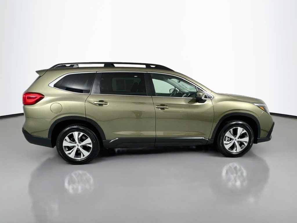 Used 2025 Subaru Ascent Premium AWD/4WD image 9