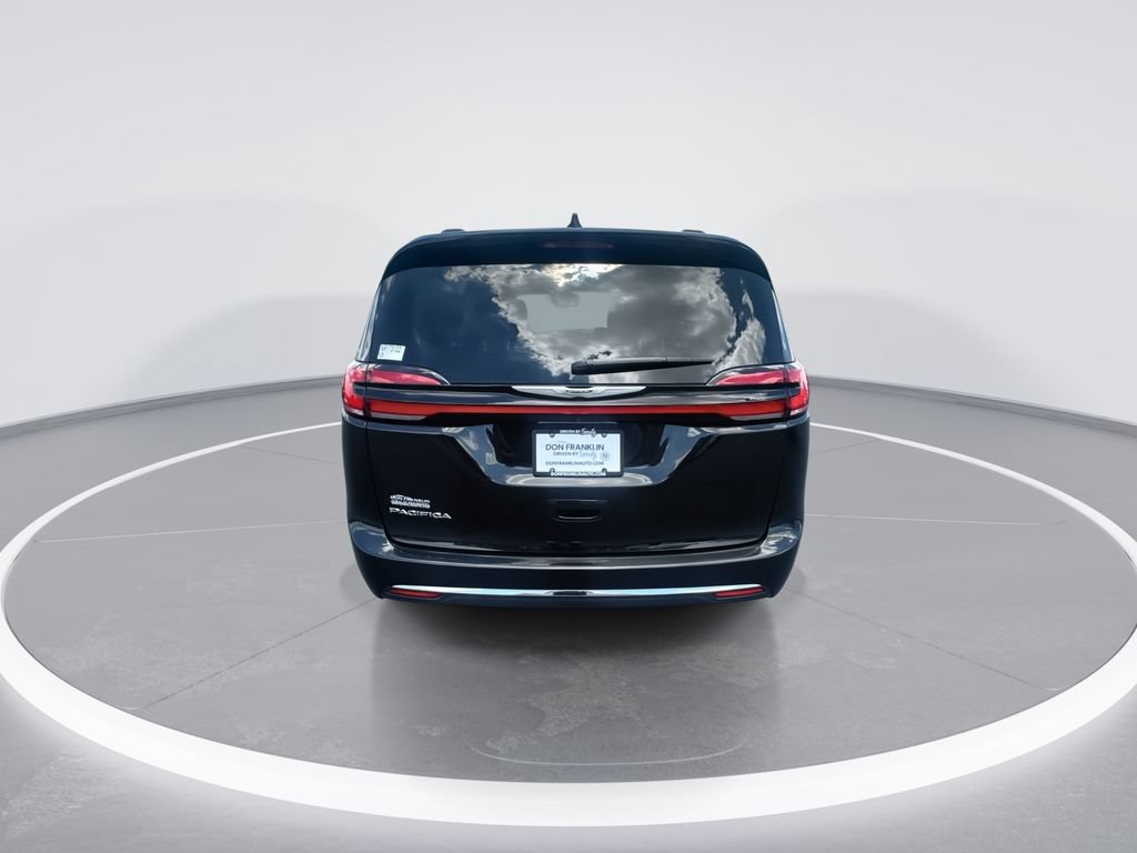 Used 2022 Chrysler Pacifica Touring-L FWD image 7