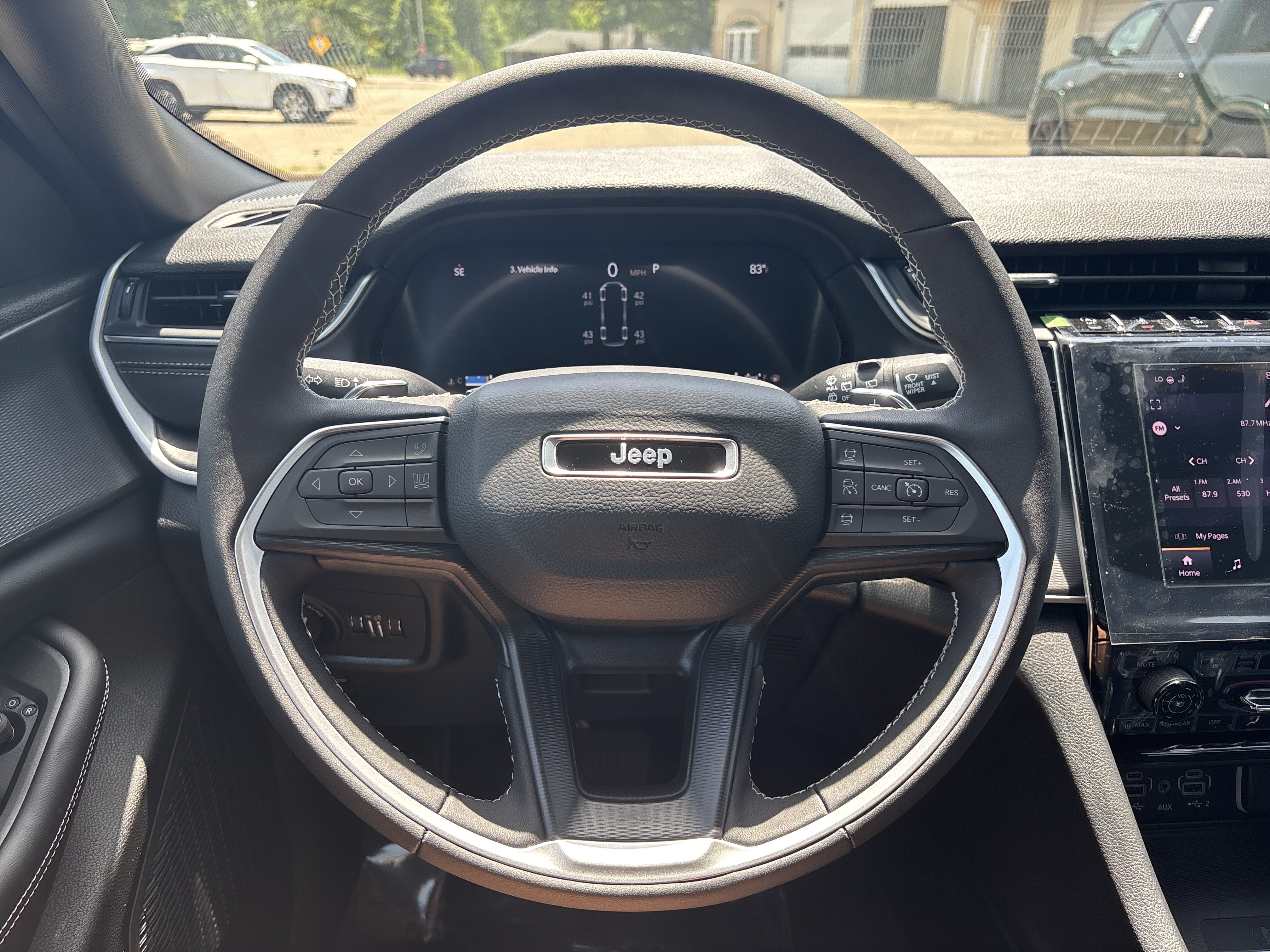 New 2026 Jeep Grand Cherokee L 4WD image 30