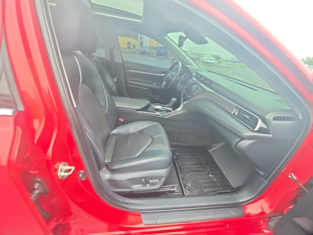 Used 2019 Toyota Camry XSE FWD image 33