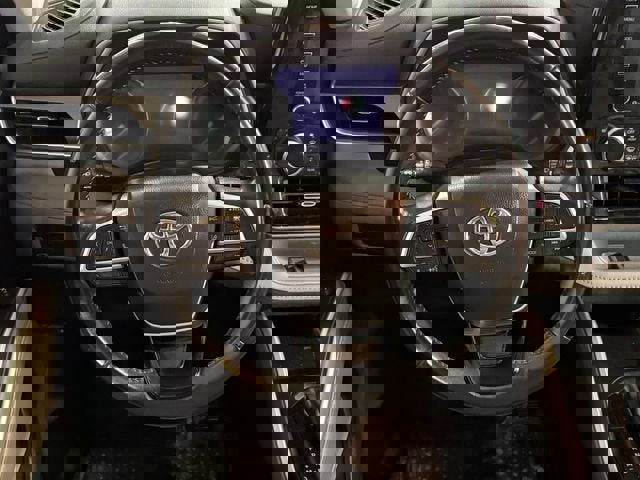 Used 2020 Toyota Highlander XLE image 20